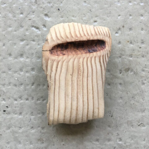 Geschnitzes Holzobjekt